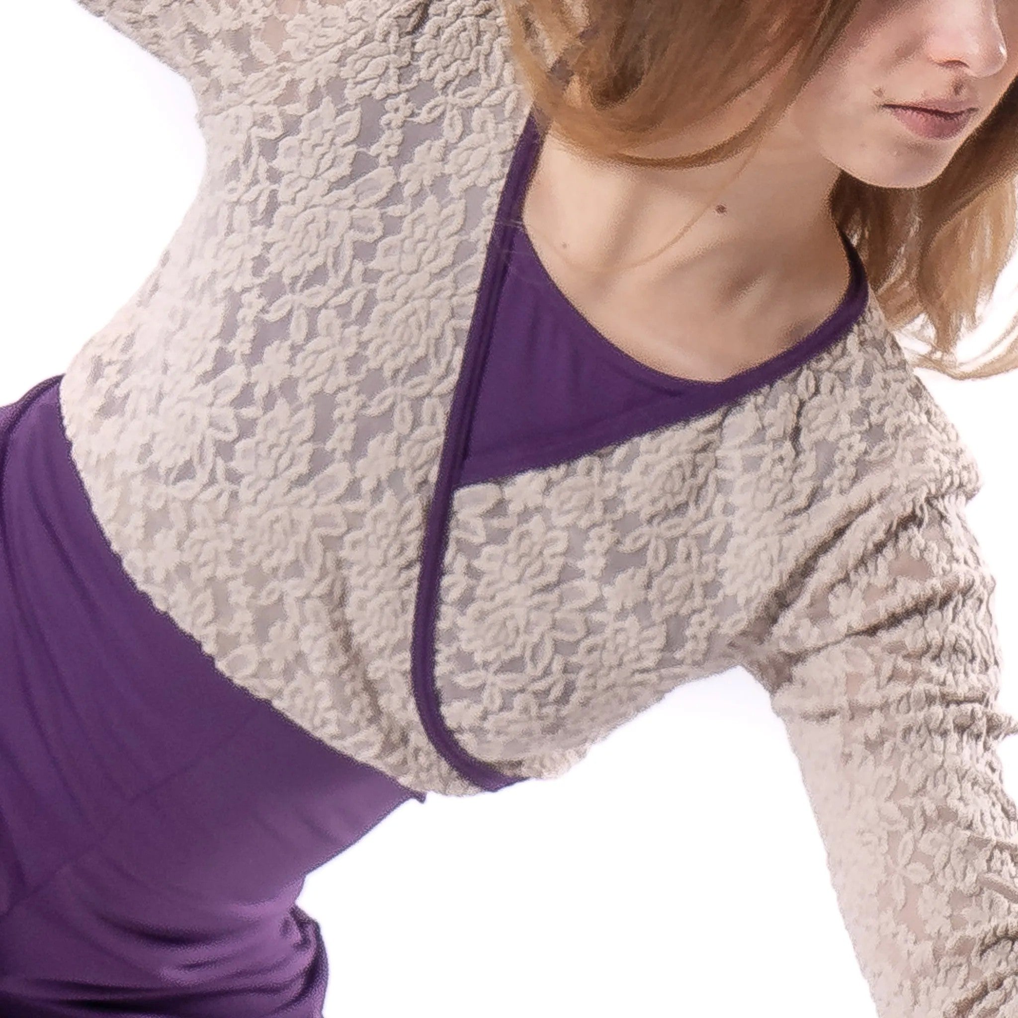 Abito con pantalone e scaldacuore in pizzo insertato M371